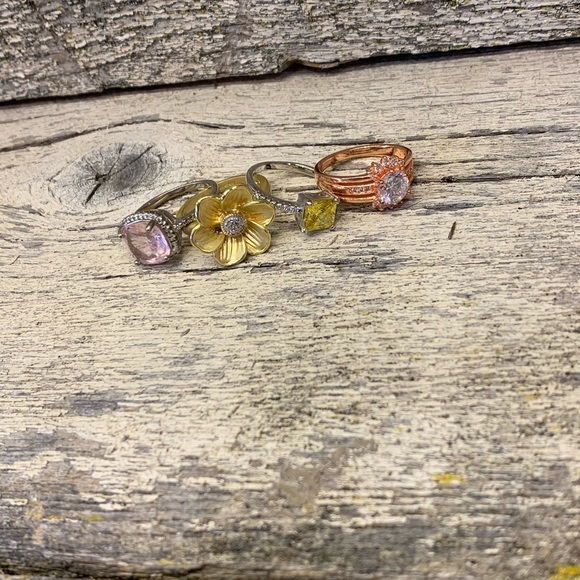 4 Ring Bundle - Picture 1 of 7